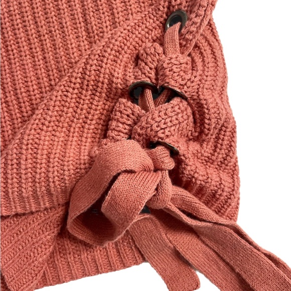 Moon & Madison Dusty Rose Knit Sweater Women’s Small Lace-Up Sides Cropped - Picture 9 of 9